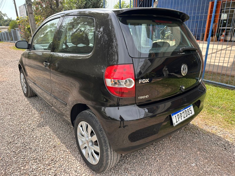 VOLKSWAGEN FOX 1.0 /2009 MENEGHINI VEÍCULOS ARROIO DO MEIO / Carros no Vale