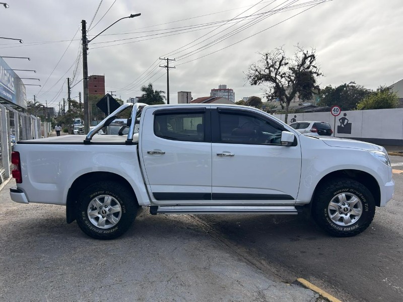 CHEVROLET S10 PICK-UP LT 2.4 F.POWER 4X2 CD 2014/2014 LS MULTIMARCAS VENÂNCIO AIRES / Carros no Vale