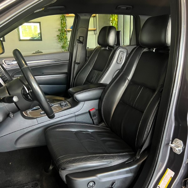 JEEP GRAND CHEROKEE 3.6 LIMITED V6 4X4 2015 2015/2015 JOÃO CARROS MULTIMARCAS GUAPORÉ / Carros no Vale JEEP GRAND CHEROKEE 3.6 LIMITED V6 4X4 2015 2015/2015 JOÃO CARROS MULTIMARCAS GUAPORÉ / Carros no Vale