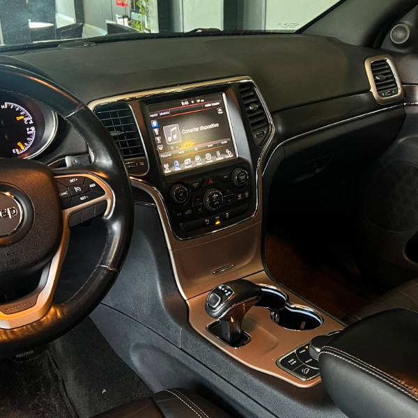 JEEP GRAND CHEROKEE 3.6 LIMITED V6 4X4 2015 2015/2015 JOÃO CARROS MULTIMARCAS GUAPORÉ / Carros no Vale JEEP GRAND CHEROKEE 3.6 LIMITED V6 4X4 2015 2015/2015 JOÃO CARROS MULTIMARCAS GUAPORÉ / Carros no Vale