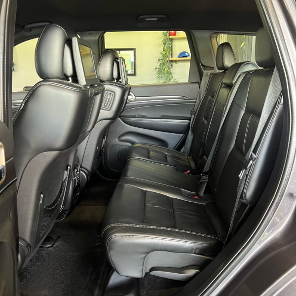 JEEP GRAND CHEROKEE 3.6 LIMITED V6 4X4 2015 2015/2015 JOÃO CARROS MULTIMARCAS GUAPORÉ / Carros no Vale JEEP GRAND CHEROKEE 3.6 LIMITED V6 4X4 2015 2015/2015 JOÃO CARROS MULTIMARCAS GUAPORÉ / Carros no Vale