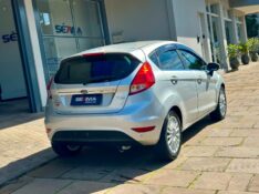 FORD FIESTA TITANIUM 1.6 2013/2014 SÉTIMA VEÍCULOS GUAPORÉ / Carros no Vale