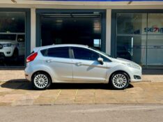 FORD FIESTA TITANIUM 1.6 2013/2014 SÉTIMA VEÍCULOS GUAPORÉ / Carros no Vale