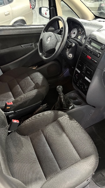 FIAT IDEIA ELX 1.4 FIRE / /2010 NEURI VEÍCULOS LAJEADO / Carros no Vale
