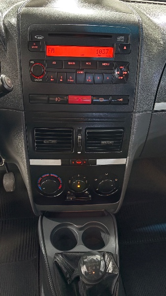 FIAT IDEIA ELX 1.4 FIRE / /2010 NEURI VEÍCULOS LAJEADO / Carros no Vale