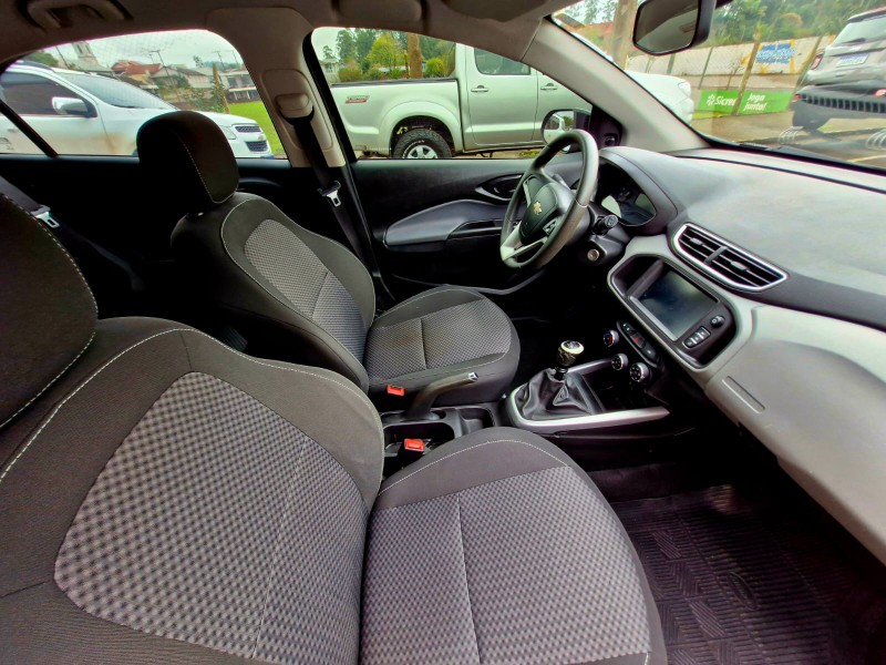 CHEVROLET ONIX HATCH LT 1.4 8V FLEXPOWER 5P MEC. 2018/2018 CRUZEIRO MULTIMARCAS CRUZEIRO DO SUL / Carros no Vale
