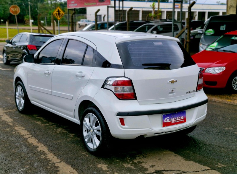 CHEVROLET AGILE LTZ 1.4 MPFI 8V FLEXPOWER 5P 2013/2014 CRUZEIRO MULTIMARCAS CRUZEIRO DO SUL / Carros no Vale