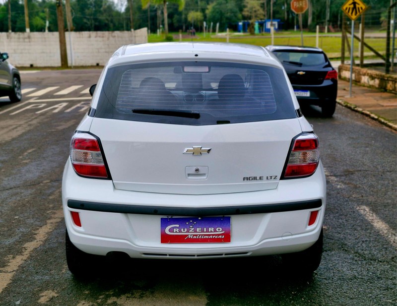 CHEVROLET AGILE LTZ 1.4 MPFI 8V FLEXPOWER 5P 2013/2014 CRUZEIRO MULTIMARCAS CRUZEIRO DO SUL / Carros no Vale