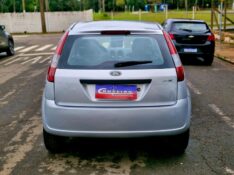 FORD FIESTA 1.0 2006/2007 CRUZEIRO MULTIMARCAS CRUZEIRO DO SUL / Carros no Vale