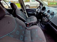 FIAT UNO ECONOMY 1.4 EVO FIRE FLEX 8V 4P 2014/2014 CRUZEIRO MULTIMARCAS CRUZEIRO DO SUL / Carros no Vale