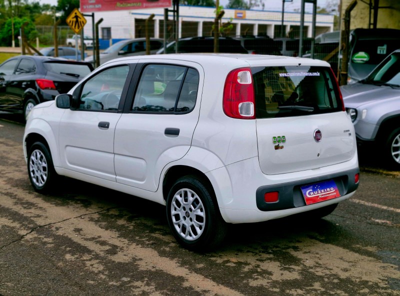 FIAT UNO ECONOMY 1.4 EVO FIRE FLEX 8V 4P 2014/2014 CRUZEIRO MULTIMARCAS CRUZEIRO DO SUL / Carros no Vale