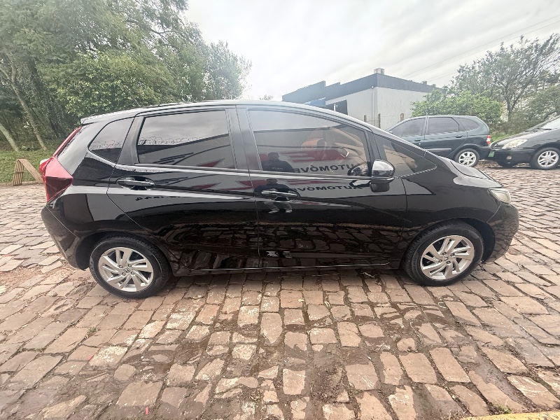 HONDA FIT 1.4 LX 16V FLEX 4P AUTOMÁTICO 2017/2017 ELY AUTOMÓVEIS LAJEADO / Carros no Vale HONDA FIT 1.4 LX 16V FLEX 4P AUTOMÁTICO 2017/2017 ELY AUTOMÓVEIS LAJEADO / Carros no Vale