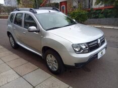 RENAULT DUSTER 20 4X2 2015/2016 ALTERNATIVA VEÍCULOS LAJEADO / Carros no Vale