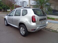 RENAULT DUSTER 20 4X2 2015/2016 ALTERNATIVA VEÍCULOS LAJEADO / Carros no Vale