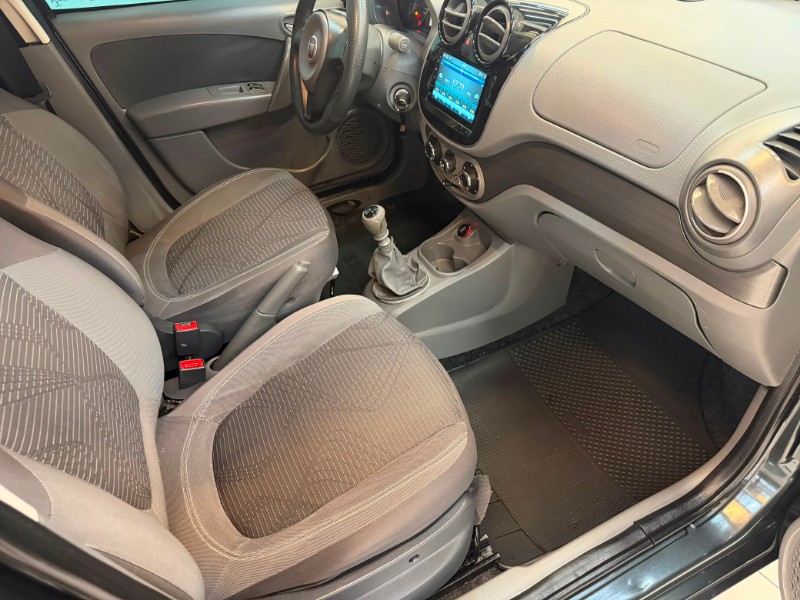 FIAT PALIO ATTRACTIVE 1.4 8V 2015/2015 LUCAS AUTOMÓVEIS BOM RETIRO DO SUL / Carros no Vale