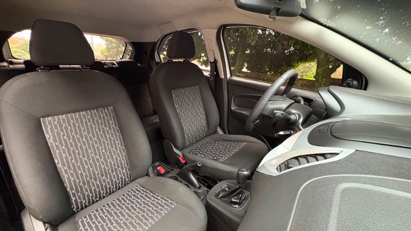 FORD KA HATCH SE 1.0 2019/2020 ESTAÇÃO DO CARRO ESTRELA / Carros no Vale