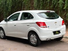 CHEVROLET ONIX JOY 1.0 2016/2017 ESTAÇÃO DO CARRO ESTRELA / Carros no Vale
