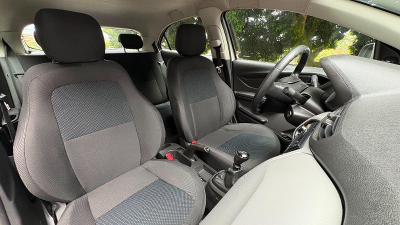 CHEVROLET ONIX JOY 1.0 2016/2017 ESTAÇÃO DO CARRO ESTRELA / Carros no Vale CHEVROLET ONIX JOY 1.0 2016/2017 ESTAÇÃO DO CARRO ESTRELA / Carros no Vale