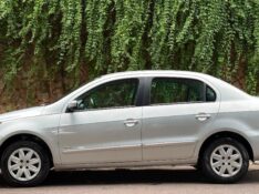 VOLKSWAGEN VOYAGE 1.0 2011/2012 ESTAÇÃO DO CARRO ESTRELA / Carros no Vale