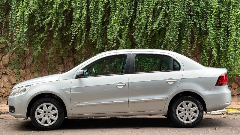 VOLKSWAGEN VOYAGE 1.0 2011/2012 ESTAÇÃO DO CARRO ESTRELA / Carros no Vale VOLKSWAGEN VOYAGE 1.0 2011/2012 ESTAÇÃO DO CARRO ESTRELA / Carros no Vale
