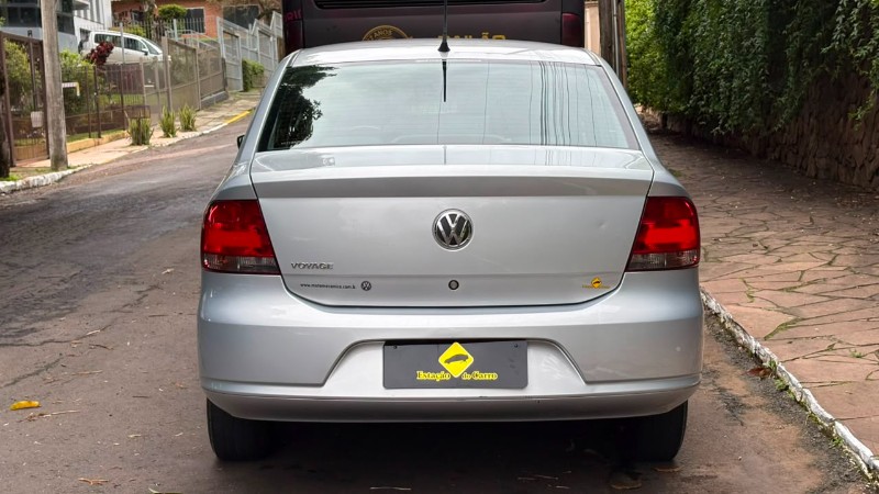 VOLKSWAGEN VOYAGE 1.0 2011/2012 ESTAÇÃO DO CARRO ESTRELA / Carros no Vale VOLKSWAGEN VOYAGE 1.0 2011/2012 ESTAÇÃO DO CARRO ESTRELA / Carros no Vale