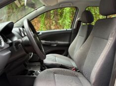 VOLKSWAGEN VOYAGE 1.0 2011/2012 ESTAÇÃO DO CARRO ESTRELA / Carros no Vale