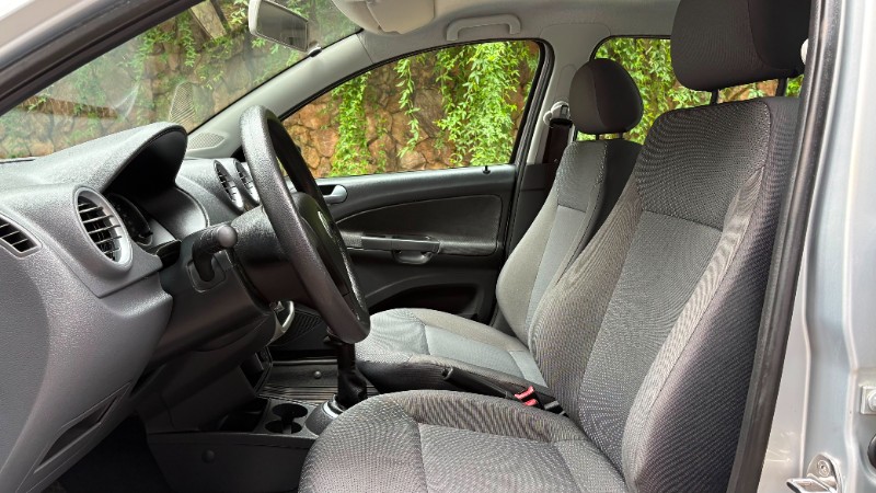 VOLKSWAGEN VOYAGE 1.0 2011/2012 ESTAÇÃO DO CARRO ESTRELA / Carros no Vale VOLKSWAGEN VOYAGE 1.0 2011/2012 ESTAÇÃO DO CARRO ESTRELA / Carros no Vale