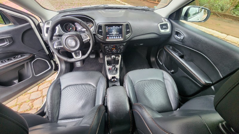 JEEP COMPASS 2.0 LONGITUDE 16V AT6 2019 2019/2019 FERNANDO AUTOMÓVEIS | REVENDA DE CARROS ARROIO DO MEIO ARROIO DO MEIO / Carros no Vale JEEP COMPASS 2.0 LONGITUDE 16V AT6 2019 2019/2019 FERNANDO AUTOMÓVEIS | REVENDA DE CARROS ARROIO DO MEIO ARROIO DO MEIO / Carros no Vale