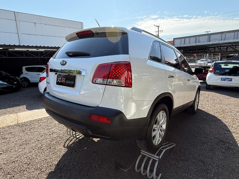 KIA SORENTO 2.4 16V 4X2 AUT. /2013 AR MULTIMARCAS VENÂNCIO AIRES / Carros no Vale