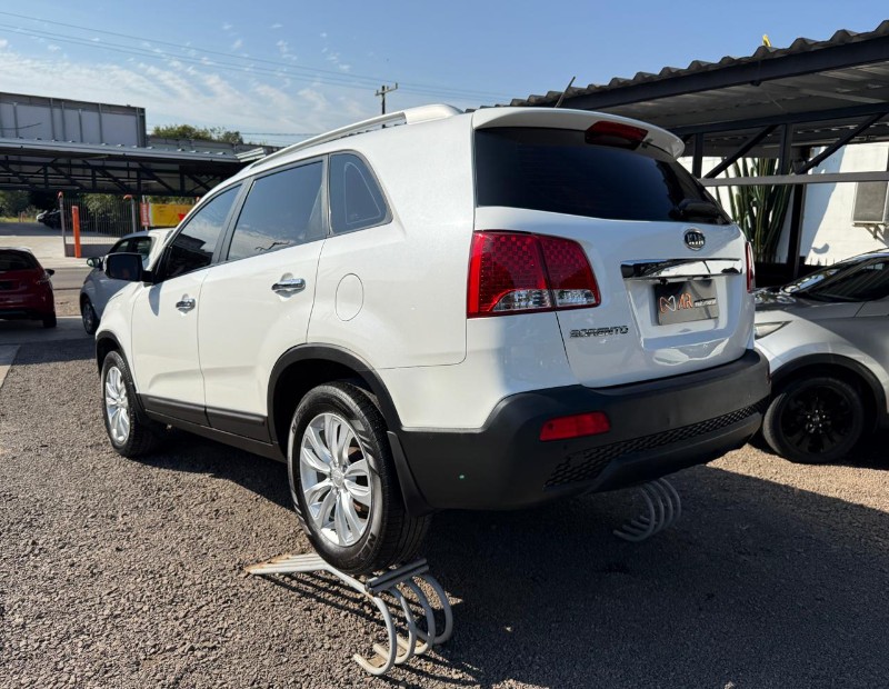 KIA SORENTO 2.4 16V 4X2 AUT. /2013 AR MULTIMARCAS VENÂNCIO AIRES / Carros no Vale