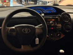 TOYOTA ETIOS 1.5 XLS 2013/2014 JM AUTOMÓVEIS VENÂNCIO AIRES / Carros no Vale