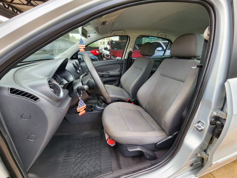 VOLKSWAGEN VOYAGE 1.0 2010/2011 TS VEÍCULOS ANTA GORDA / Carros no Vale