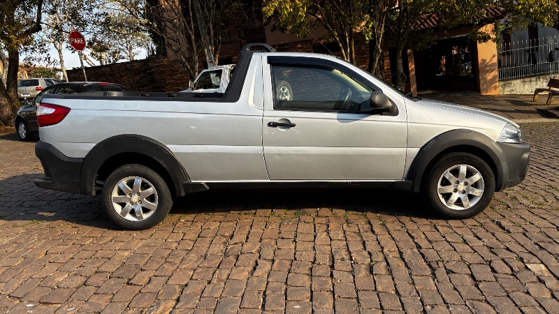 FIAT STRADA WORKING 1.4 MPI FIRE FLEX 8V CS 2015/2016 COMPLETO VEÍCULOS GUAPORÉ / Carros no Vale