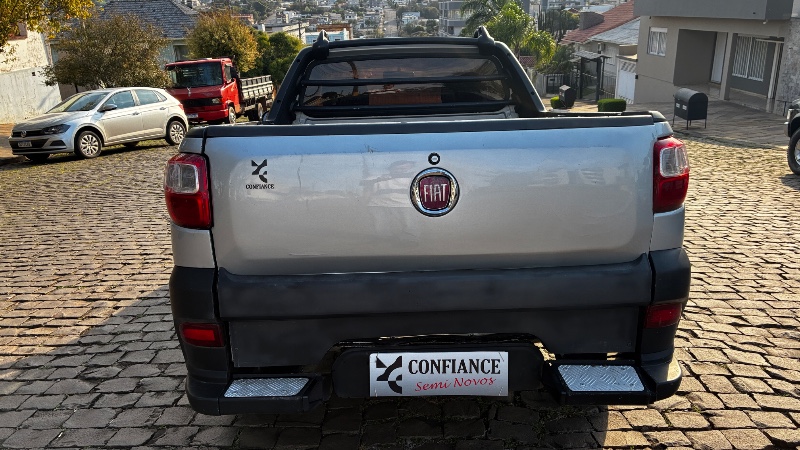 FIAT STRADA WORKING 1.4 MPI FIRE FLEX 8V CS 2015/2016 COMPLETO VEÍCULOS GUAPORÉ / Carros no Vale
