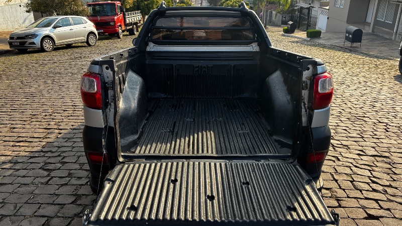 FIAT STRADA WORKING 1.4 MPI FIRE FLEX 8V CS 2015/2016 COMPLETO VEÍCULOS GUAPORÉ / Carros no Vale