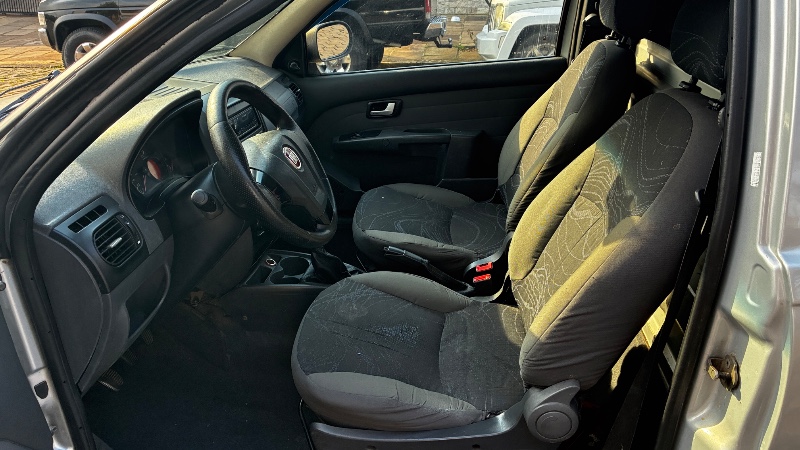 FIAT STRADA WORKING 1.4 MPI FIRE FLEX 8V CS 2015/2016 COMPLETO VEÍCULOS GUAPORÉ / Carros no Vale