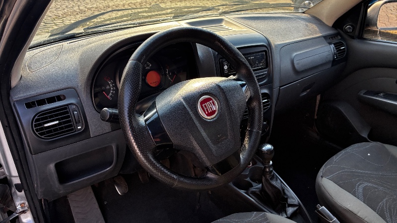 FIAT STRADA WORKING 1.4 MPI FIRE FLEX 8V CS 2015/2016 COMPLETO VEÍCULOS GUAPORÉ / Carros no Vale