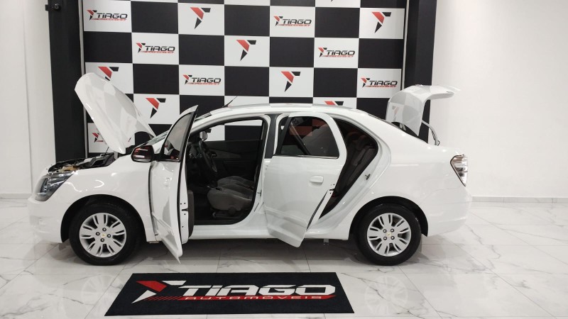CHEVROLET COBALT LTZ 1.8 8V ECONO.FLEX 4P MEC. 2014/2014 TIAGO AUTOMÓVEIS VENÂNCIO AIRES / Carros no Vale