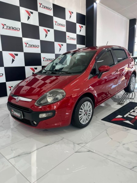 FIAT PUNTO 1.4 ATTRACTIVE 8V 2014/2014 TIAGO AUTOMÓVEIS VENÂNCIO AIRES / Carros no Vale