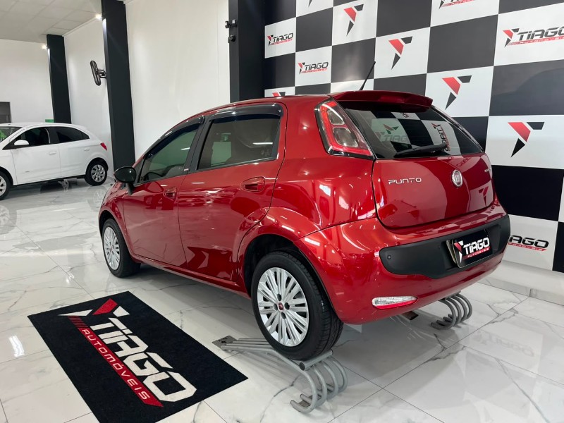 FIAT PUNTO 1.4 ATTRACTIVE 8V 2014/2014 TIAGO AUTOMÓVEIS VENÂNCIO AIRES / Carros no Vale
