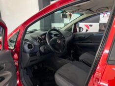 FIAT PUNTO 1.4 ATTRACTIVE 8V 2014/2014 TIAGO AUTOMÓVEIS VENÂNCIO AIRES / Carros no Vale