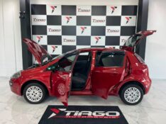 FIAT PUNTO 1.4 ATTRACTIVE 8V 2014/2014 TIAGO AUTOMÓVEIS VENÂNCIO AIRES / Carros no Vale