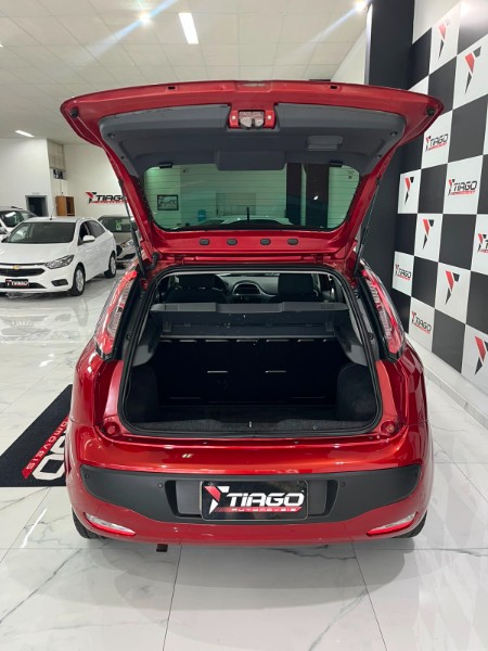 FIAT PUNTO 1.4 ATTRACTIVE 8V 2014/2014 TIAGO AUTOMÓVEIS VENÂNCIO AIRES / Carros no Vale