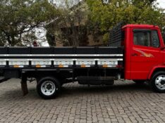 MERCEDES-BENZ 710 MB 710 PLUS 2P CARROCERIA 2007/2008 COMPLETO VEÍCULOS GUAPORÉ / Carros no Vale