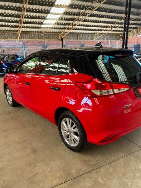 TOYOTA YARIS HB XLPLUSAT 2018/2019 LAVENDA VEÍCULOS ARROIO DO MEIO / Carros no Vale