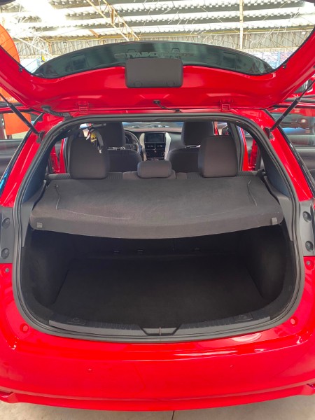 TOYOTA YARIS HB XLPLUSAT 2018/2019 LAVENDA VEÍCULOS ARROIO DO MEIO / Carros no Vale
