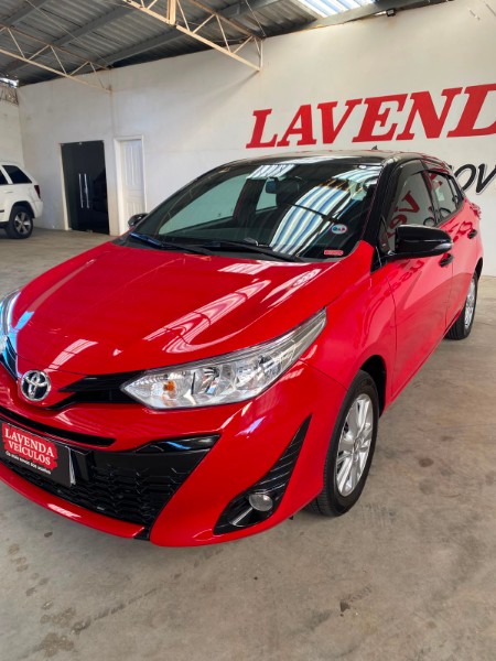 TOYOTA YARIS HB XLPLUSAT 2018/2019 LAVENDA VEÍCULOS ARROIO DO MEIO / Carros no Vale