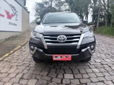 TOYOTA HILUX SW4 2.7 SRV 4X2 16V 7 LUGARES 2019/2019 ELY AUTOMÓVEIS LAJEADO / Carros no Vale