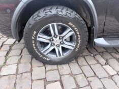 TOYOTA HILUX SW4 2.7 SRV 4X2 16V 7 LUGARES 2019/2019 ELY AUTOMÓVEIS LAJEADO / Carros no Vale