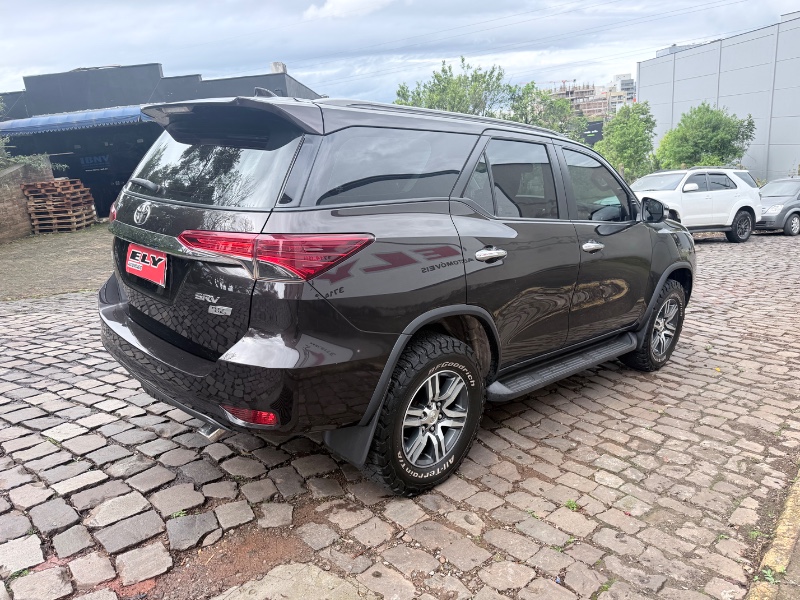 TOYOTA HILUX SW4 2.7 SRV 4X2 16V 7 LUGARES 2019/2019 ELY AUTOMÓVEIS LAJEADO / Carros no Vale TOYOTA HILUX SW4 2.7 SRV 4X2 16V 7 LUGARES 2019/2019 ELY AUTOMÓVEIS LAJEADO / Carros no Vale